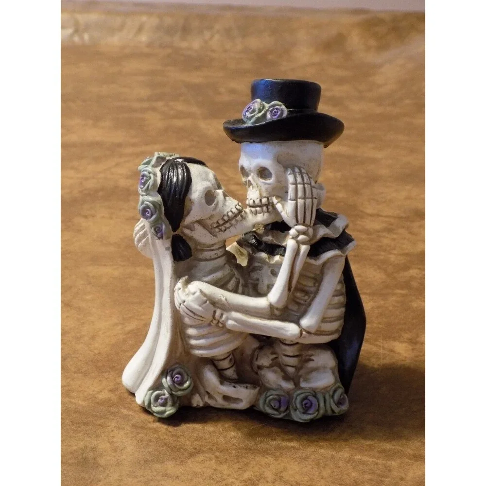 Painted Ceramic Skeleton Bride & Groom Day  Of The Dead Halloween Knick Knack